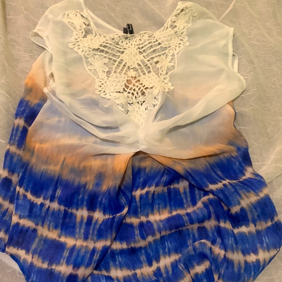 Top - Picture 2 of 2